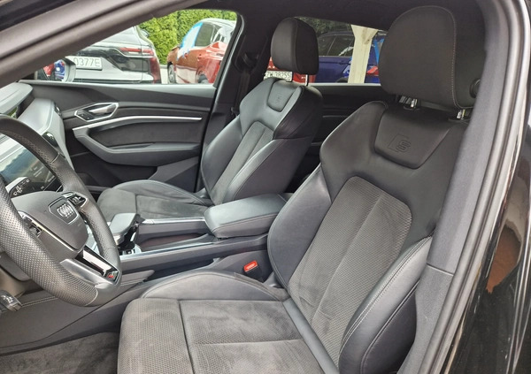 Audi e-tron cena 155000 przebieg: 59000, rok produkcji 2021 z Legnica małe 631